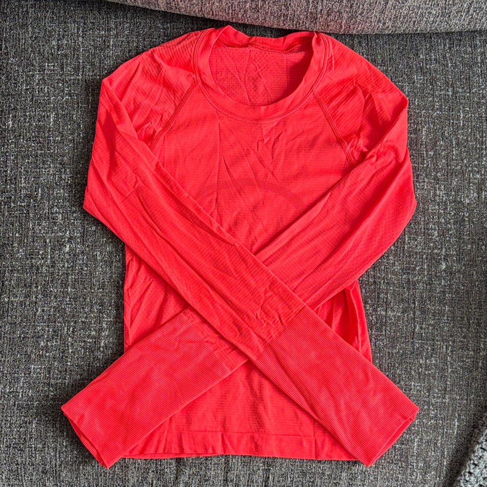 Lululemon Swiftly Tech Long Sleeve Shirt 2.0 Race Length in Flare Size 0
